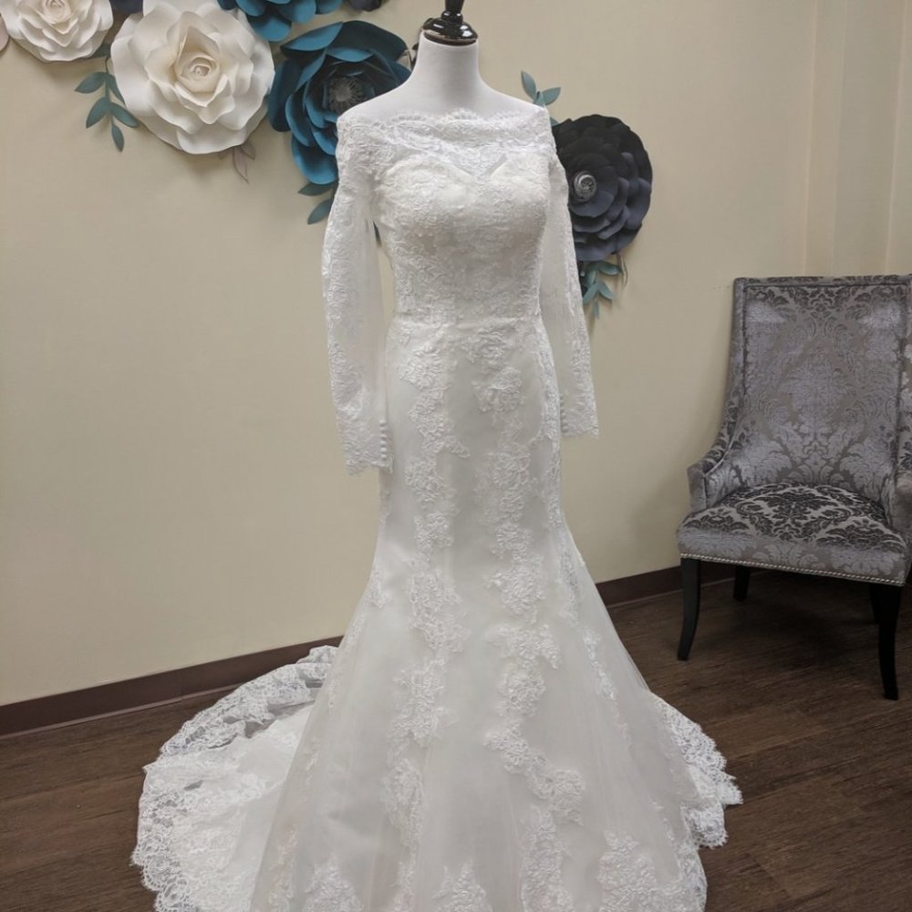 NWT Wedding Dress Size 14 Long Sleeve Lace Mermaid Illusion sleeve off shoulder - Picture 3 of 8